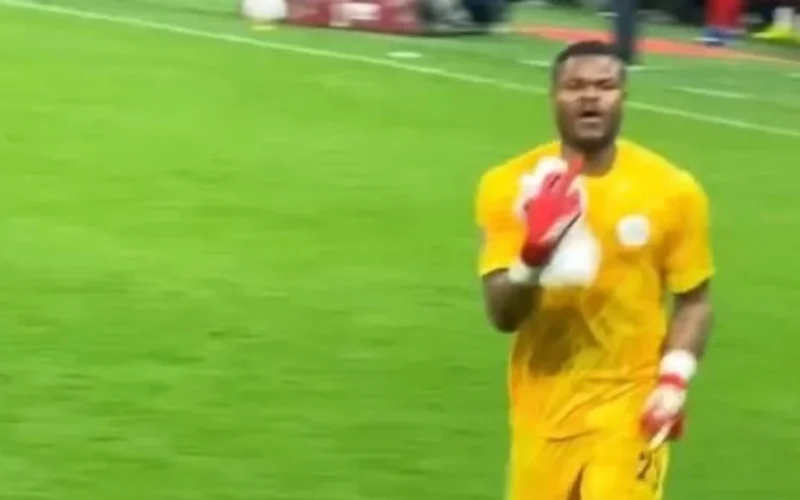 أزمة المنشفة.. نوابالي يوجه رسالة حادة للجماهير المغربية بعد وداع أمم أفريقيا